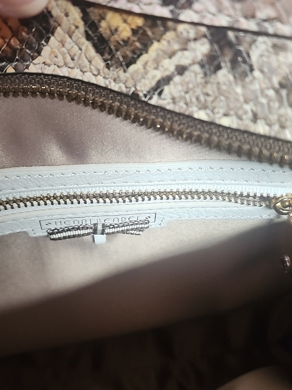 Henri Bendel Leather Crossbody/ Shoulder Bag Like New Condition - Picture 14 of 17